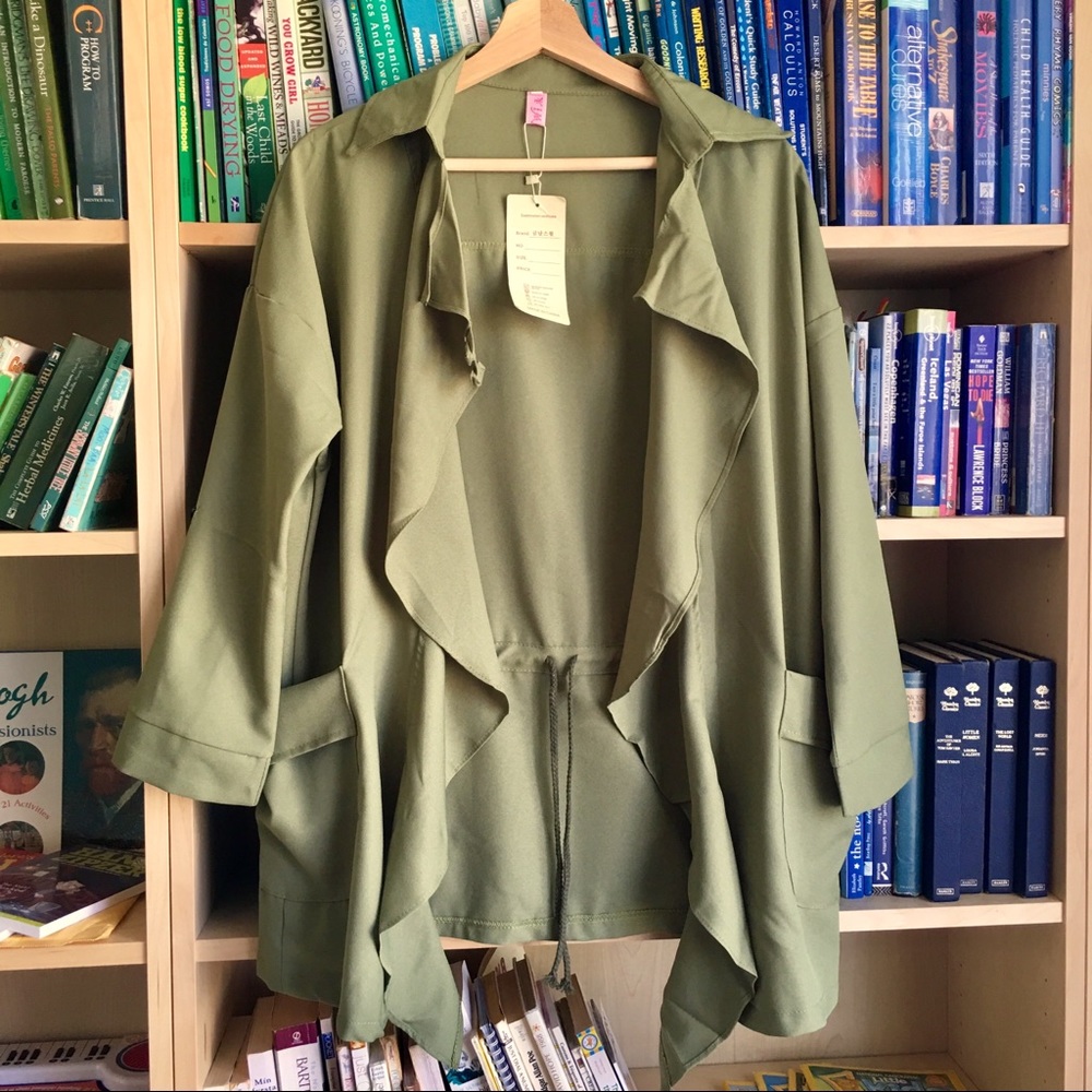 💥spring sale 25% off!💥NWT Waterfall blouse/jacke
